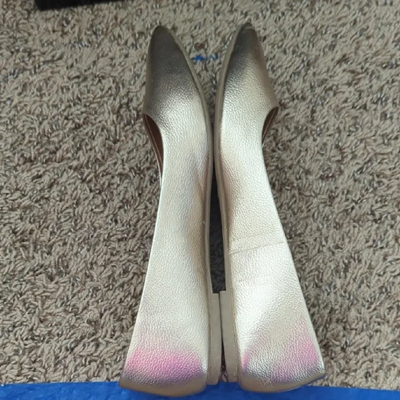 Christian Siriano Metallic Gold Flats - Picture 4 of 9
